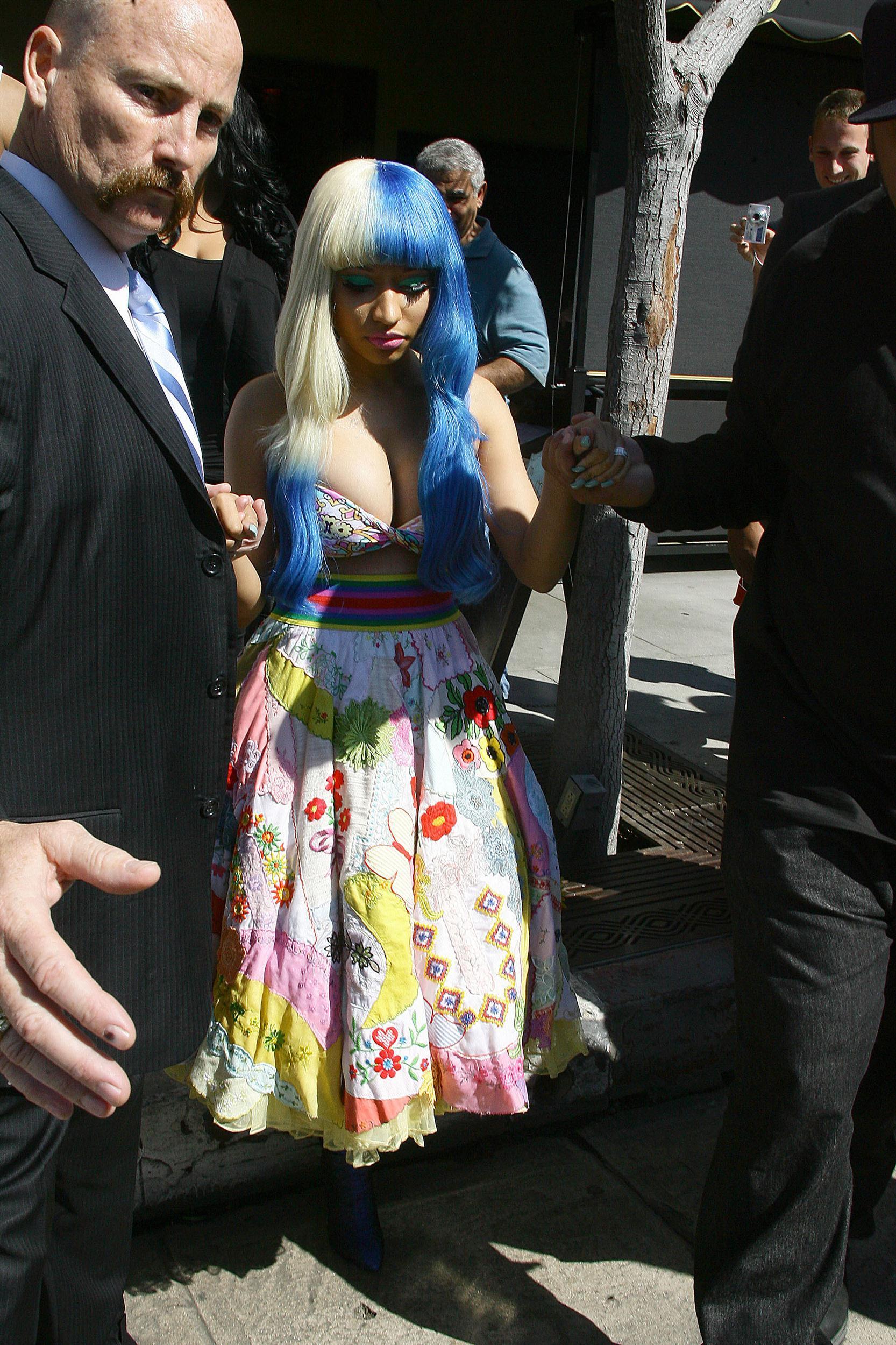 Nicki Minaj leaves the Cheesecake Factory - Photos | Picture 100887